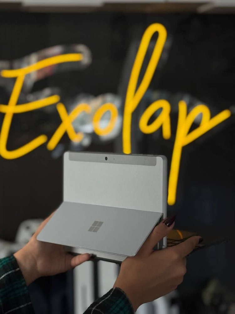  لپ تاپ استوک 10.5 اینچی مایکروسافت Surface Go 2